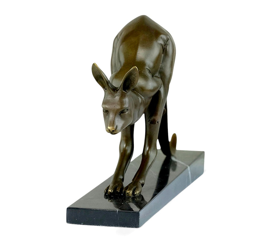 Sculpture en bronze de kangourou