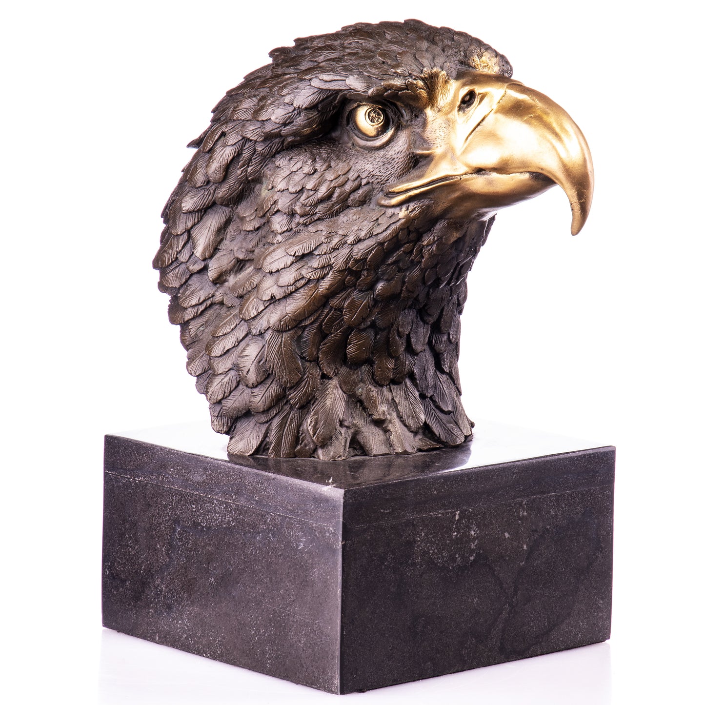 Sculpture en Bronze d'une Tête D'aigle,représentation Majestueuse et Artistique.