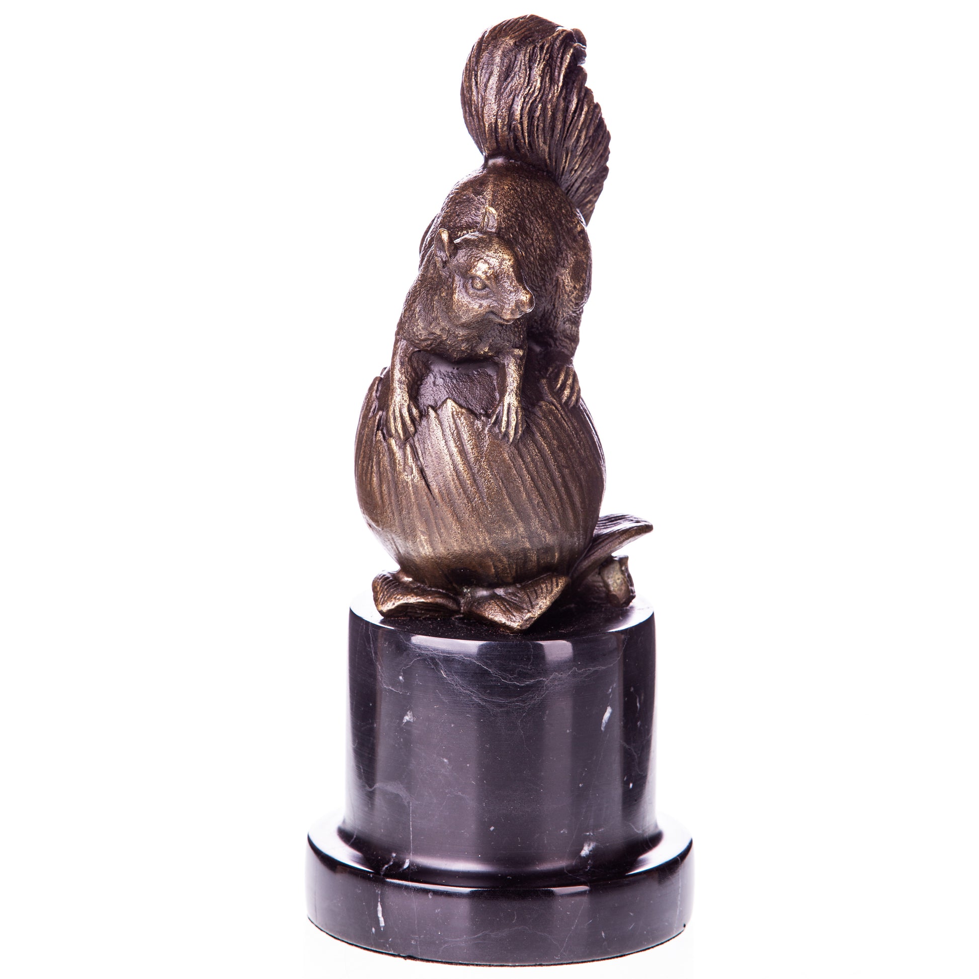 Statue en Bronze Écureuil sur noisette